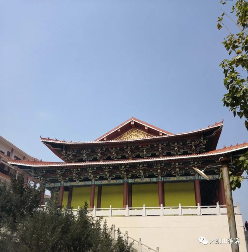 佘汉武诗二首赴广东岭北阳西大垌山净业寺礼佛兼谒拜弘隆方丈