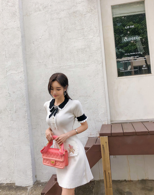 孙允珠时尚穿搭:童话白皙色公主连衣裙