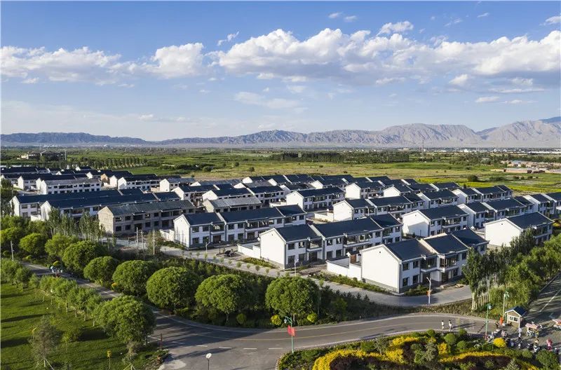 易地搬迁 美丽乡村入画来_腾讯新闻