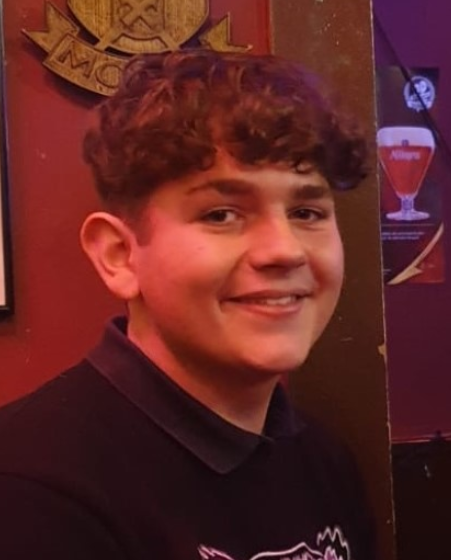 除此之外,陪审团还了解到艾利克斯说梅森放荡,称梅森给自己发了一张