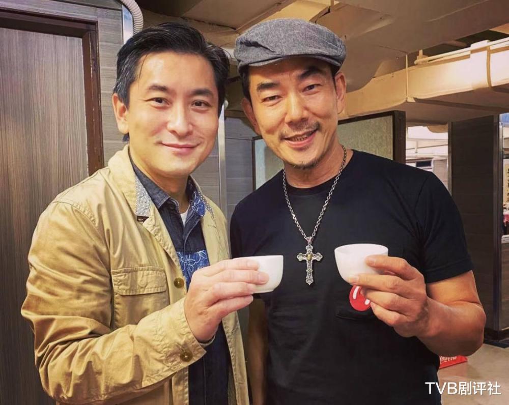 前tvb小花李思欣和老公庆祝结婚9周年相继离巢只为寻新出路