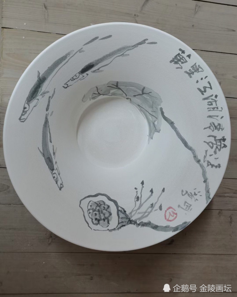 9旬老人的画瓷生活简单快乐又童趣