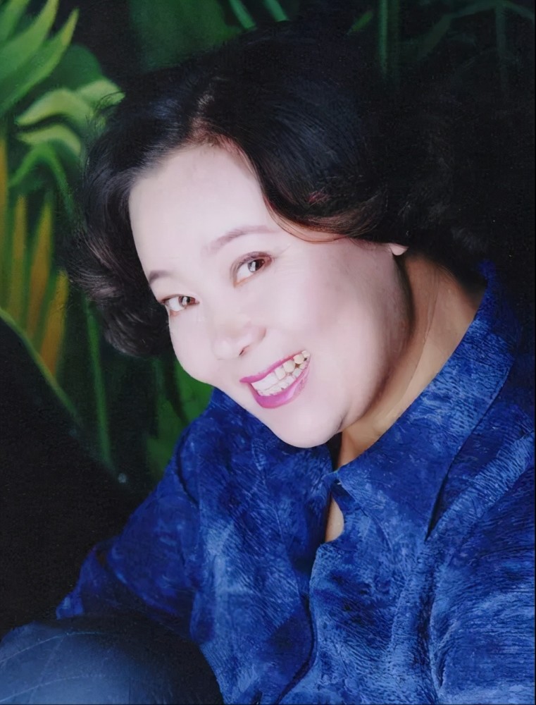 幸运的方青卓,二婚嫁给"救命恩人",恩爱一生成人生赢家_腾讯新闻