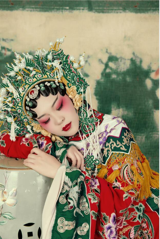 在盘子家定了一套古装写真,打算周末过去拍照,和接待小姐姐确定好时间