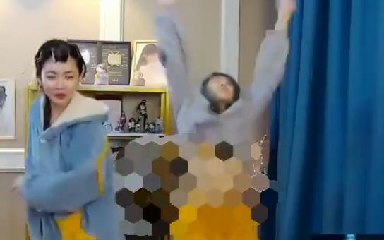 lpl女主持骆歆被封?为人气和周淑怡跳舞,却触发了平台底线