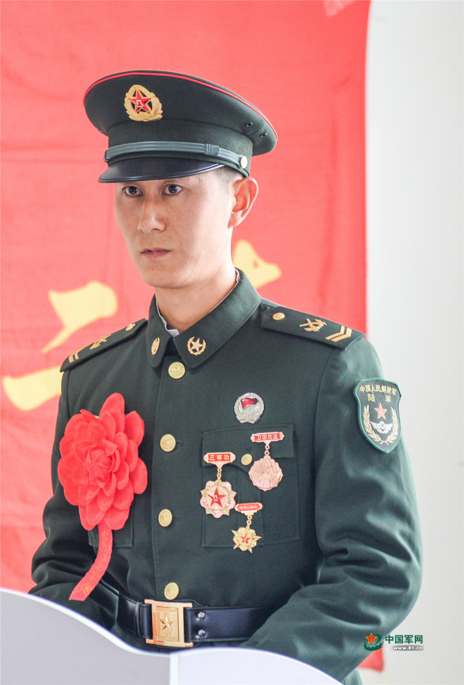 退役仪式上讲话.朱斌 摄来源:中国军网 作者:朱斌