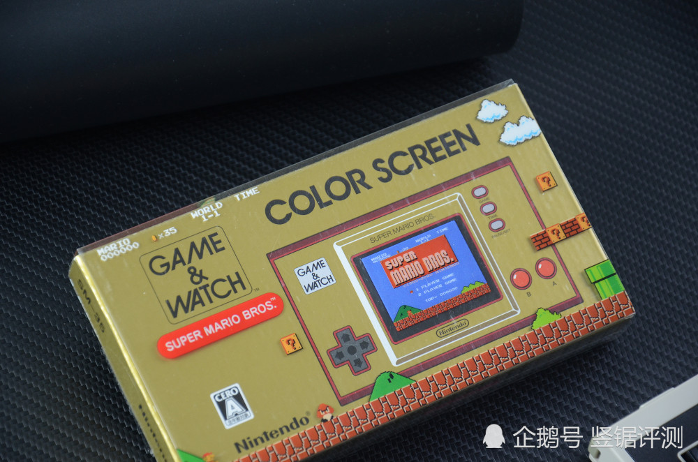 日本“限量款”迷你掌机评测：2.36英寸屏幕，内置3款游戏可玩_腾讯新闻