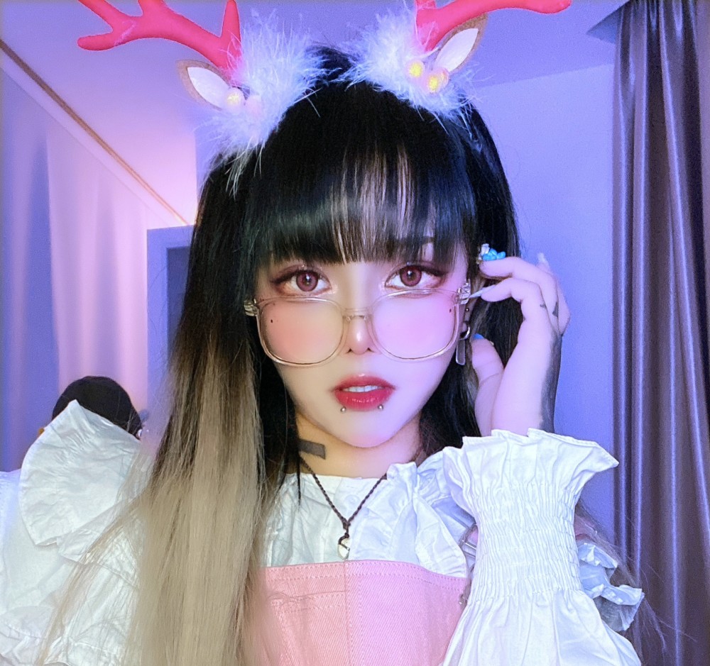 顾茜茜也这么随意换了一身衣服后粉丝看晕了还没村姑好看