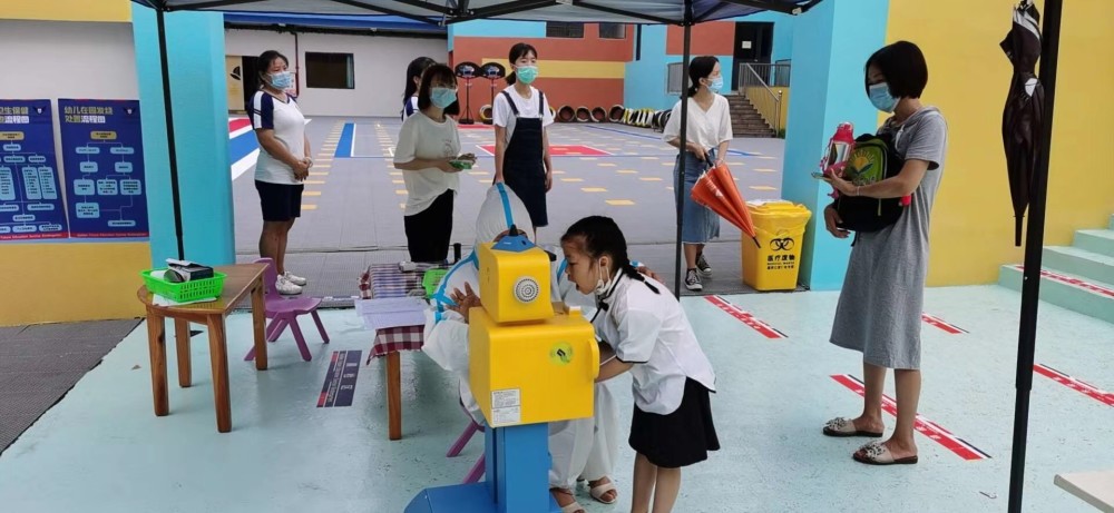 幼兒園晨檢機器人的使用簡介