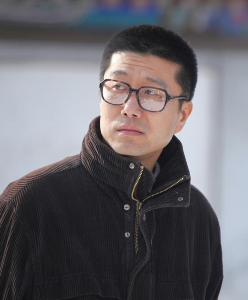 朱辉虽然本人长相一身下气,但演小人物还得真像,让网友感觉阳泉君本人