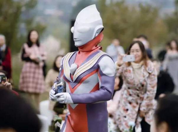 cos是玩物丧志的娱乐家长能不能丢开偏见这些奥特曼cos带着光