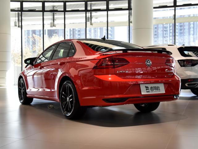 德系宽体轿跑空间真不小实拍大众凌渡