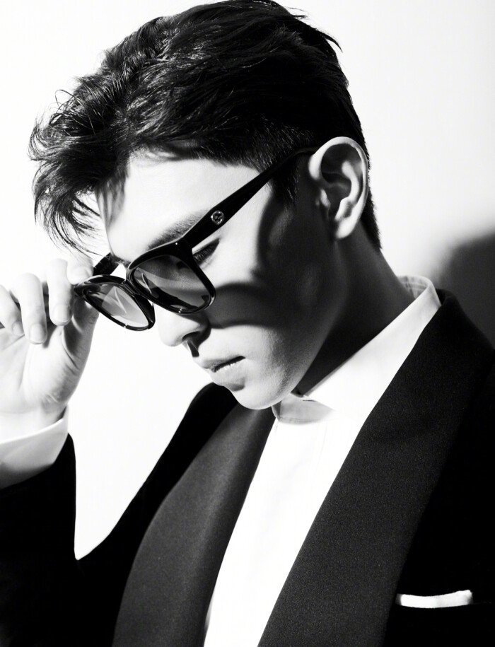 邓伦高清壁纸背景,不准笑我们邓大胆_腾讯新闻