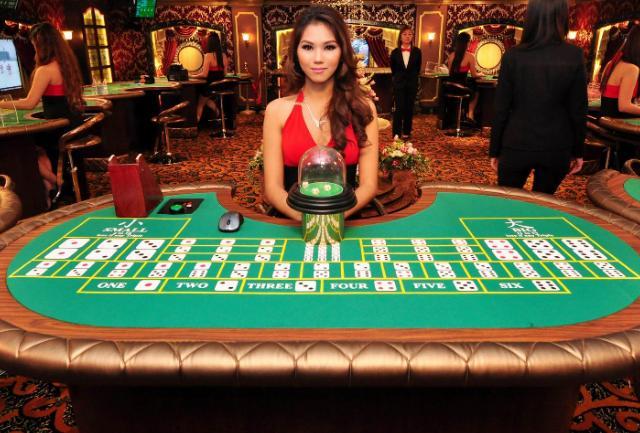 澳门荷官见过巨额资金的流动也见惯了赌客们的喜怒哀乐