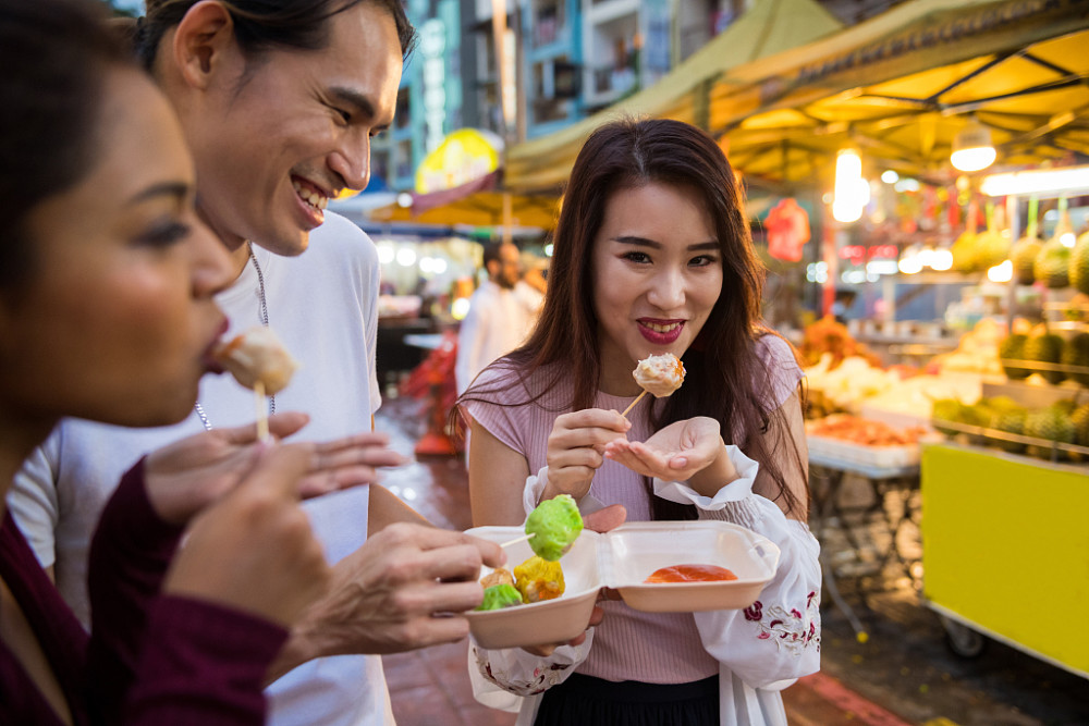 镇江一28岁酒鬼凌晨2点醉驾跟踪宵夜小情侣持续骚扰辱骂办他