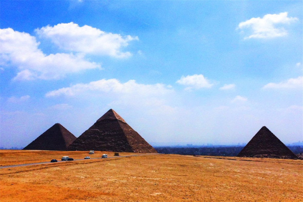 位于墨西哥的乔鲁拉金字塔,比埃及金字塔更神秘,是谁建造的?