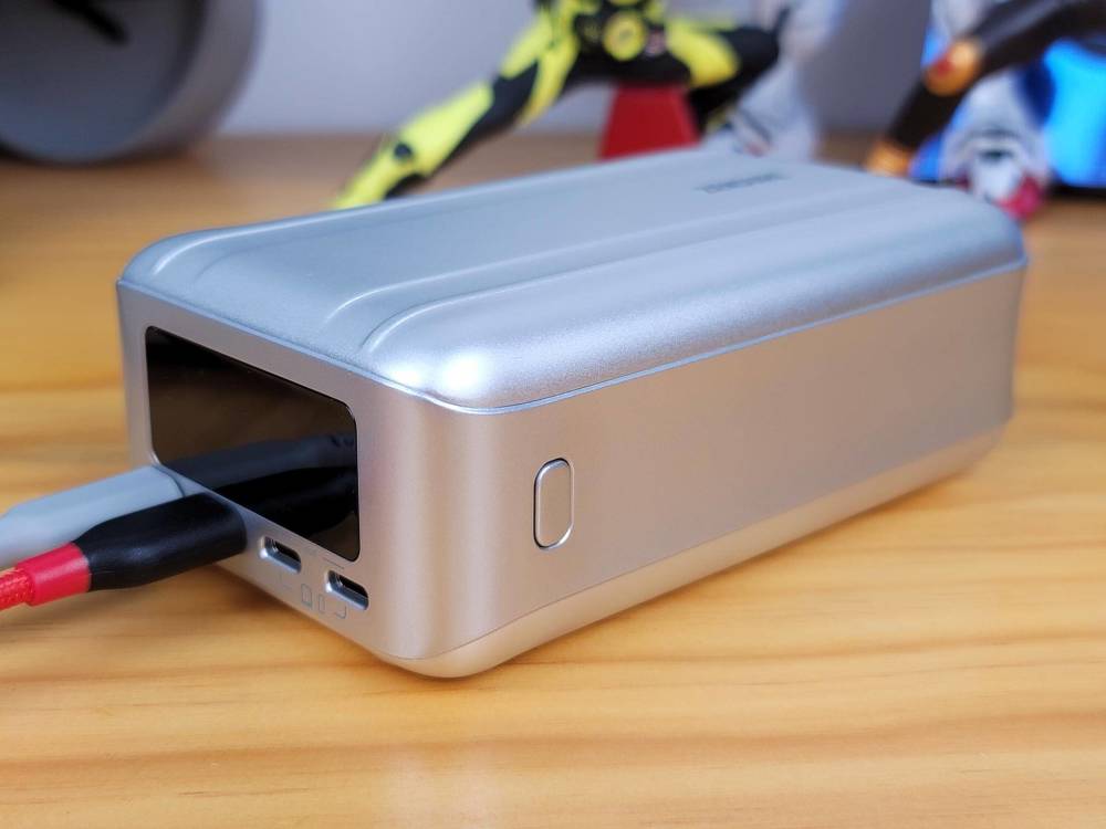 为商务差旅而生征拓supertankpro100w移动电源