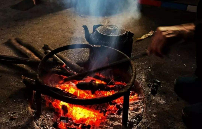 宁蒗夫妻"烤炭火"差点死亡!宁蒗人该学点"烤火"的知识了