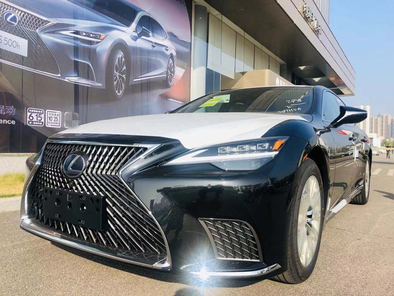2021款雷克萨斯ls500h到店豪华感不输7系v6混动