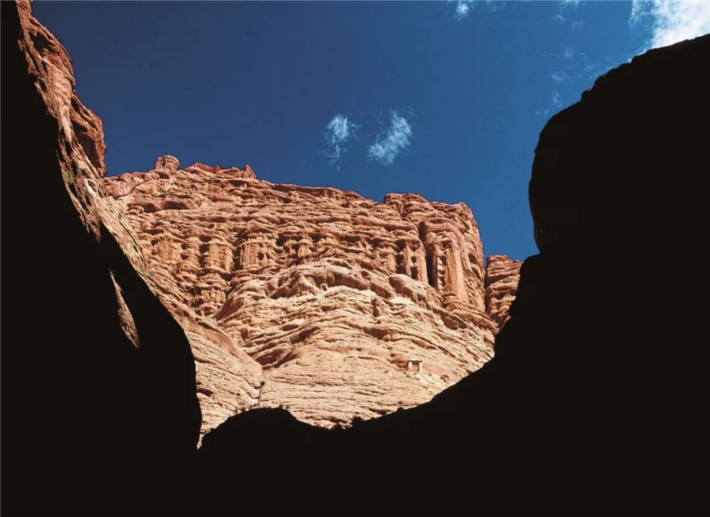 文物新疆|走进天山深处 探访阿艾石窟_腾讯新闻