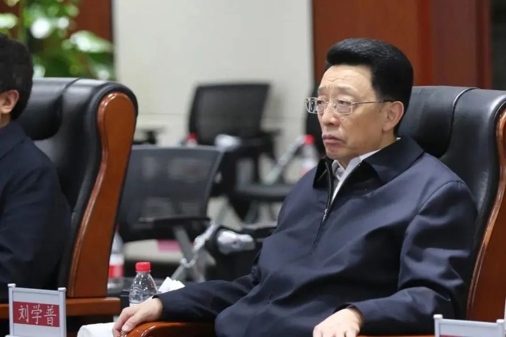 市人大常委会副主任、党组副书记刘学普