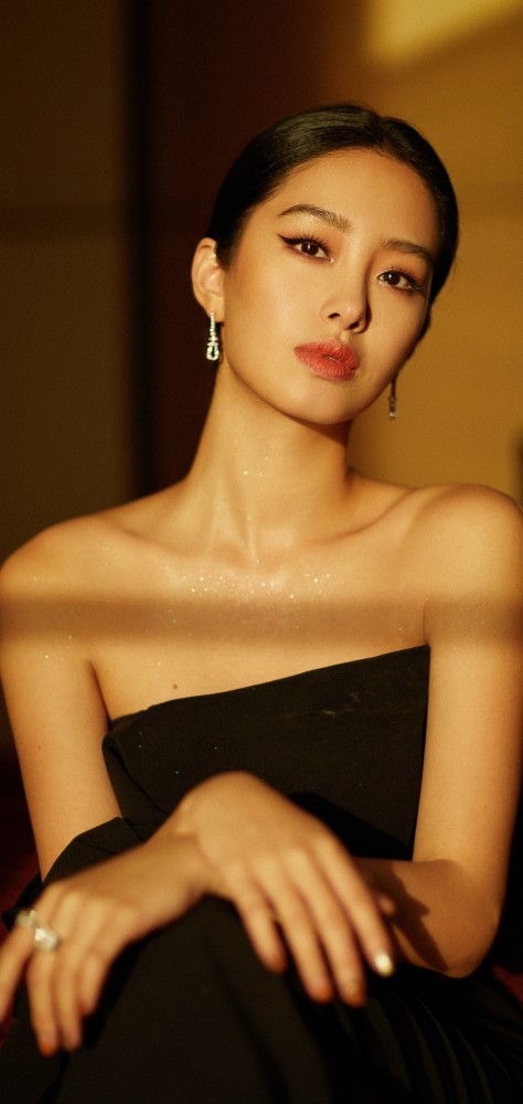 杨采钰复古知性典雅写真高清壁纸