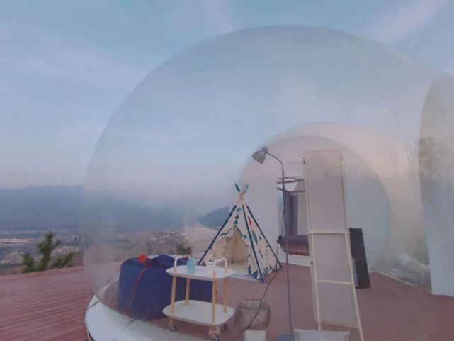 90后小伙枕月而眠星辰为伴打造蓝田星空泡泡屋民宿