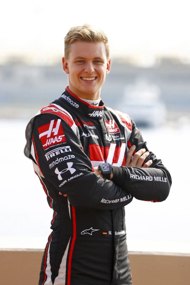 米克舒马赫迎来f1首练致敬这个伟大的姓氏舒马赫