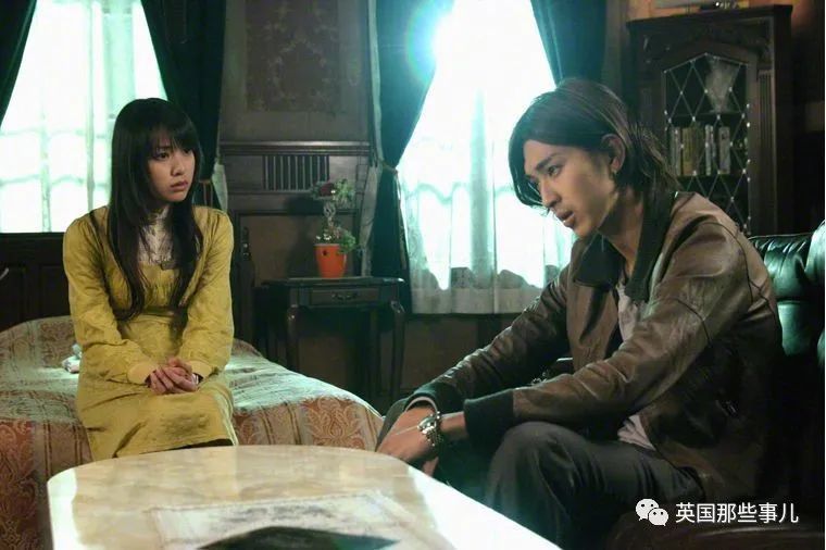 还有《欺诈游戏》中饰演神崎直,2006年,她在《死亡笔记》中饰演弥海砂