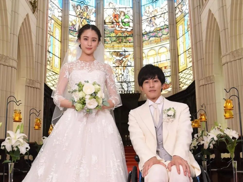 与多名男星传绯闻后,户田惠梨香宣布与松坂桃李闪电结婚_腾讯新闻