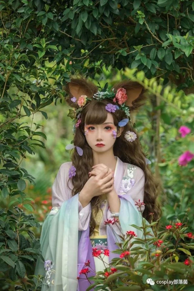 cos十三余嫦娥露花倒影汉服