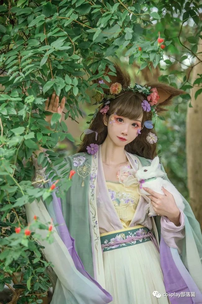 cos十三余嫦娥露花倒影汉服