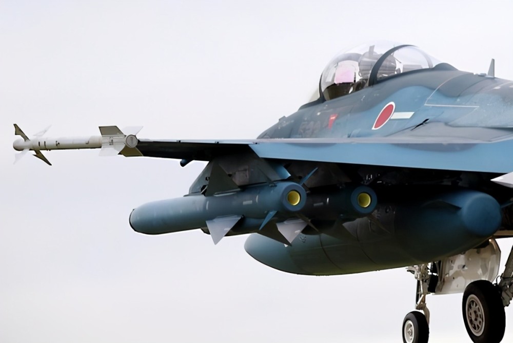 f-2a/b战斗机是日本三菱重工和美国洛克希德马丁公司共同研制的一款多