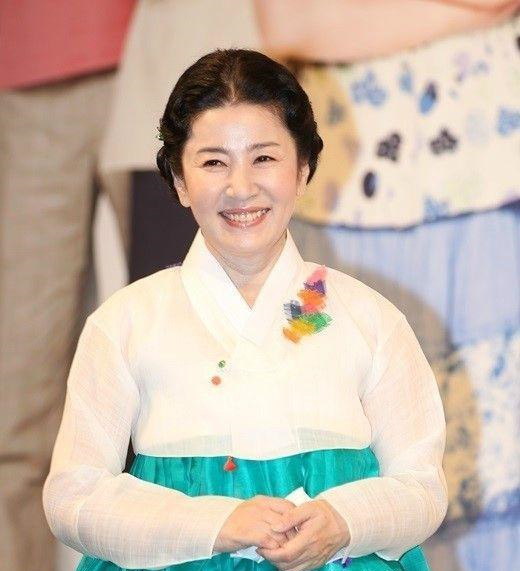 国宝奶奶罗文姬心酸陪跑31年76岁终成韩国三料影后