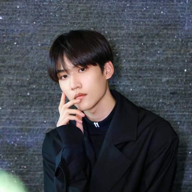 创4周柯宇堪称"嘉行太子爷",拥有80个粉丝站,曾与金子涵炒cp