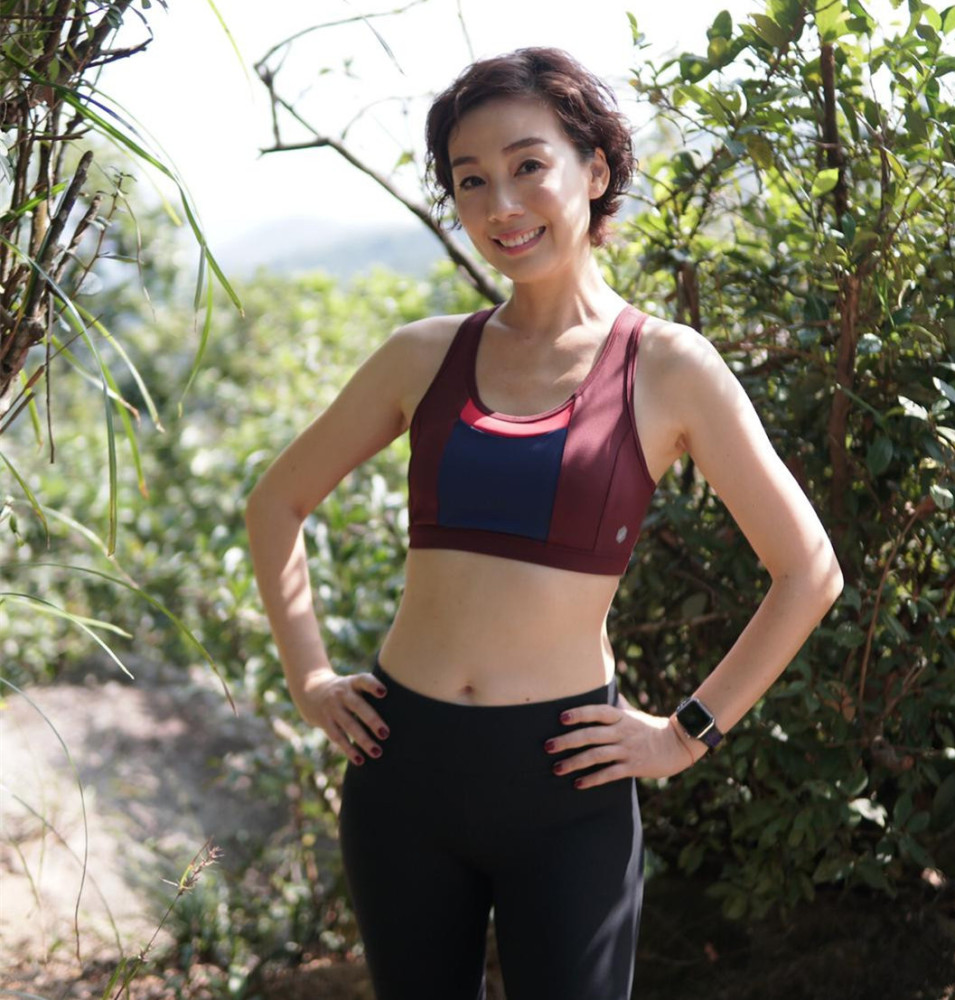 49岁江美仪接受专访状态好,身高1米67体重90斤,自称没到更年期_腾讯