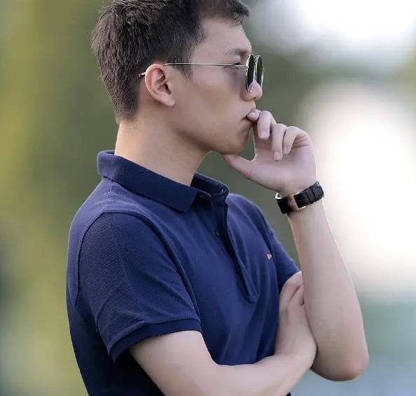 苏宁公子张康阳准备出道拍时尚大片颜值不输男明星霸道总裁范