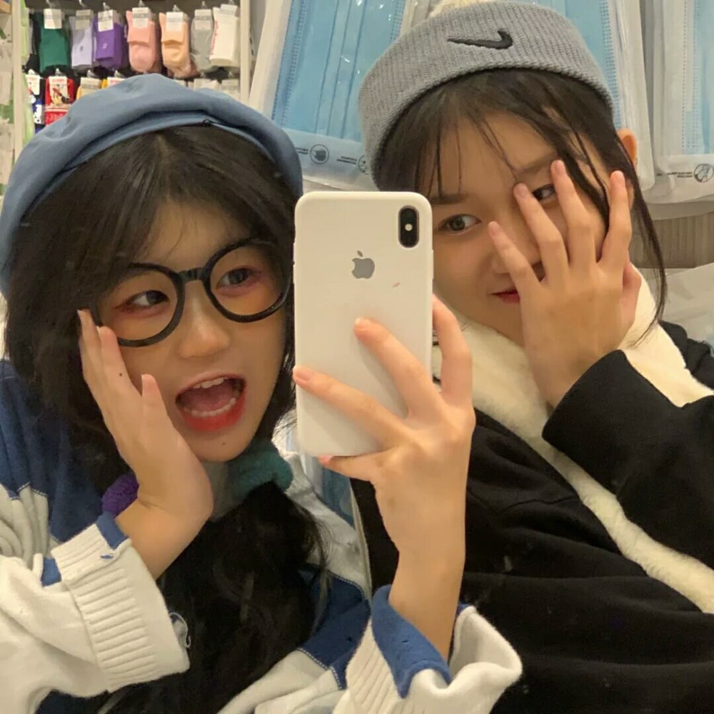 优质不易撞的闺蜜头像:你拍一,我拍一,我们的友谊天下第一_腾讯新闻