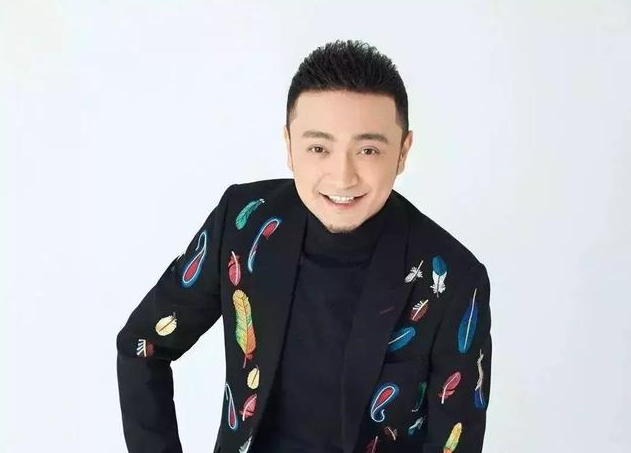 论央视主持人素养,小尼转微博去掉脏字,回应网友被点赞