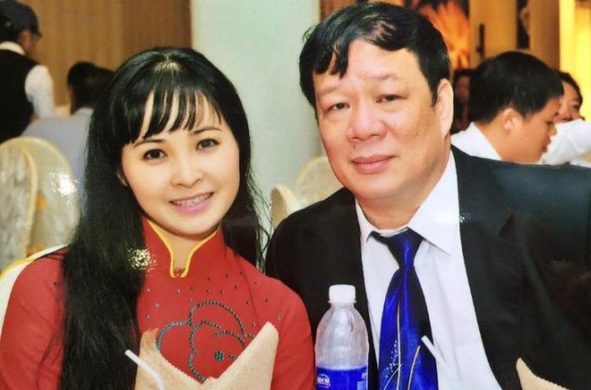 女歌手在初戀入獄時陪他住監獄 如今丈夫成富商二人生4娃住別墅 成語圖書館