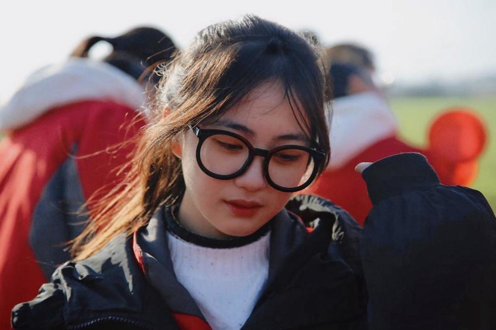 17岁满天星小姐姐有多漂亮新照片美哭百万粉丝网友国民闺女