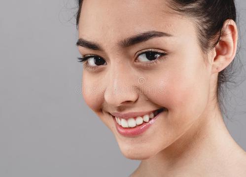 微笑是文明的传递, 微笑是和善的表现.