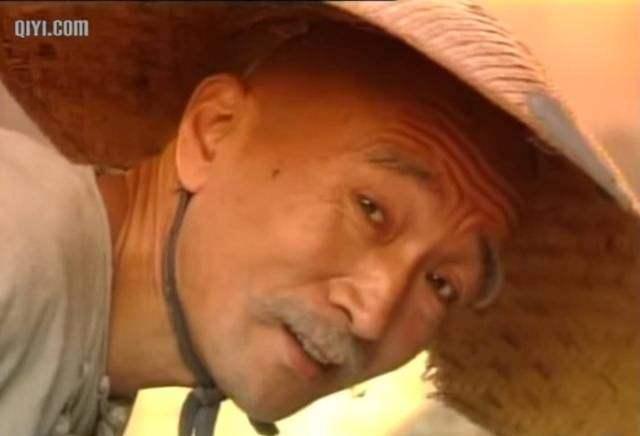 宰相刘罗锅:刘墉告老还乡,乾隆为什么告诉嘉庆宫灯歪了,有何寓意?