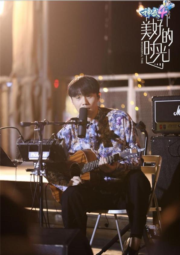 美好的时光完美收官一起听属于好的乐队的专辑主打歌吧