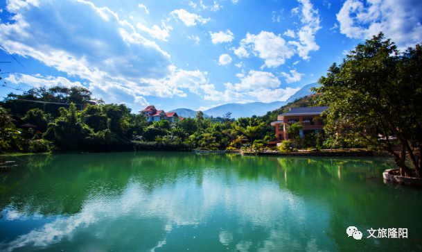 潞江坝赧浒白龙潭景区隶属高黎贡山旅游度假区潞江镇莫卡行政村,交通