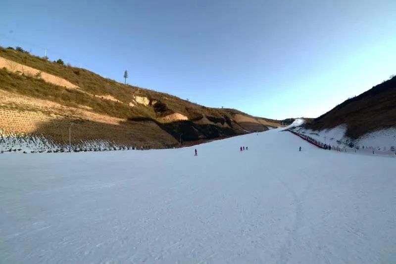 热雪沸腾海寨沟滑雪场网上购票超便捷放肆去滑