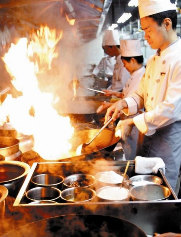普通厨师和我们酒店的大厨有什么区别呢?