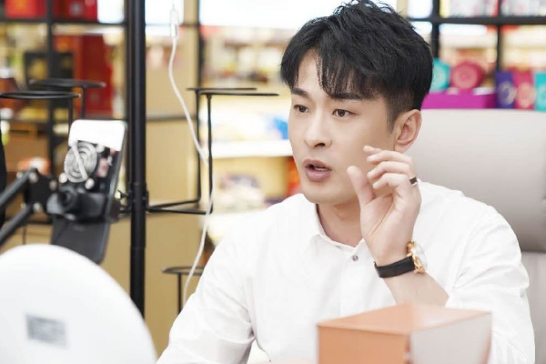 辛巴燕窝再登央视,官方首次确认立案调查,818团队彻底完了?