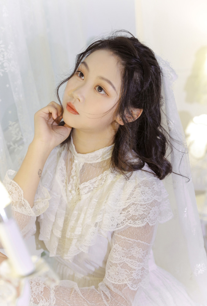 白纱装靓丽唯美女生漂亮气质佳