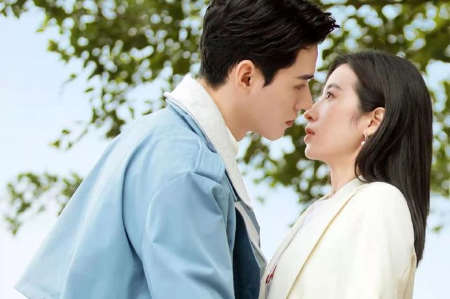 《从结婚开始恋爱》后,龚俊又一部甜宠剧来袭,网友:等了两年了|方逸伦